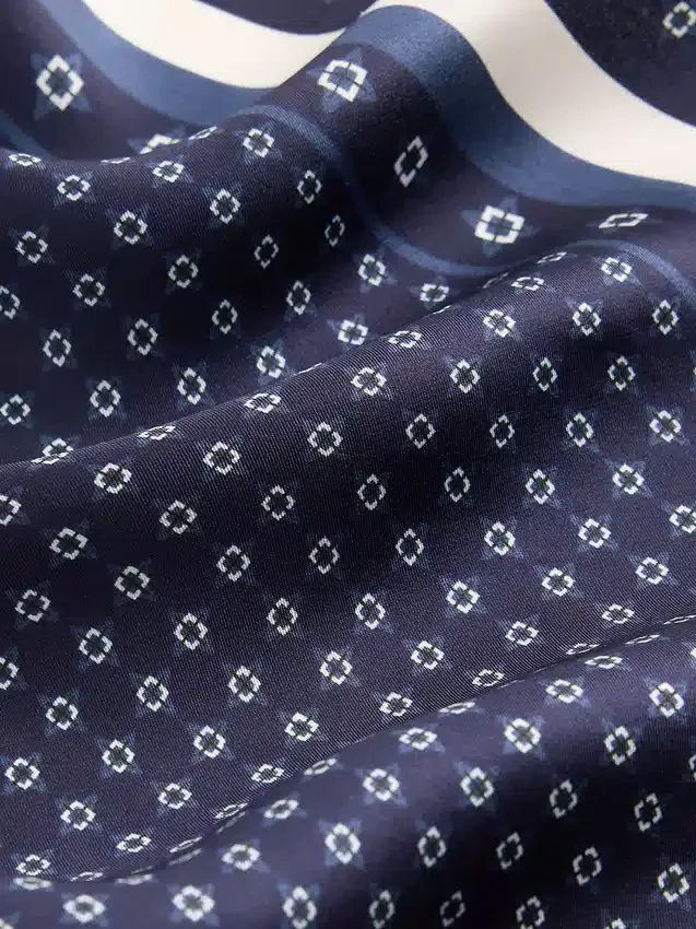 %100 İpek Büyük Boy Üçgen Bandana Atkı