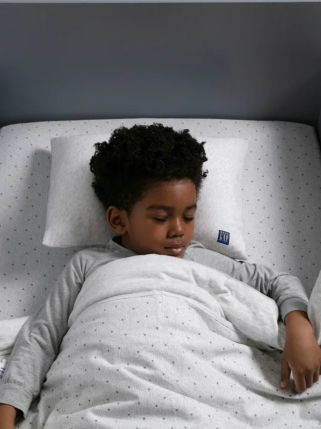2 Soğutma Kılıflı babyGap Hafızalı Köpük Yürümeye Başlayan Çocuk Yastığı