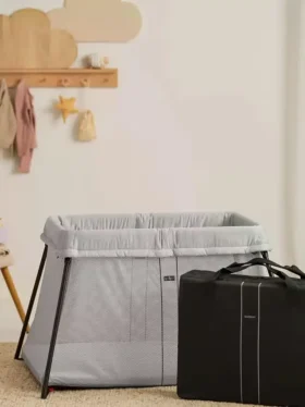 Babybjorn Seyahat Beşiği Light ve Çarşaf Seti