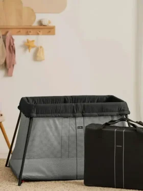 Babybjorn Seyahat Beşiği Light ve Çarşaf Seti