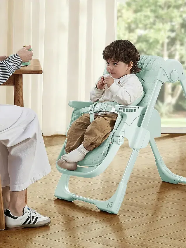 babyGap Classic 3'ü 1 Arada Dönüştürülebilir Mama Sandalyesi