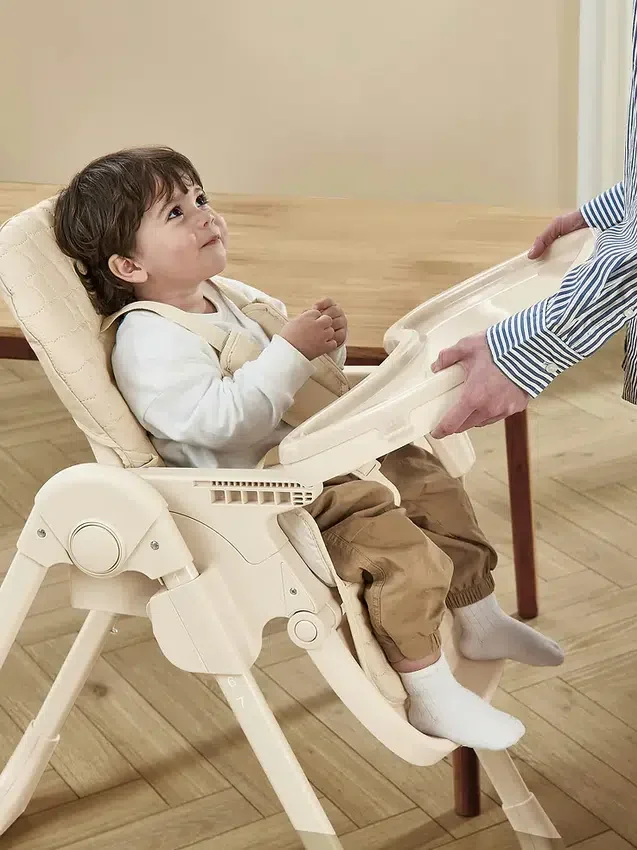 babyGap Classic 3'ü 1 Arada Dönüştürülebilir Mama Sandalyesi