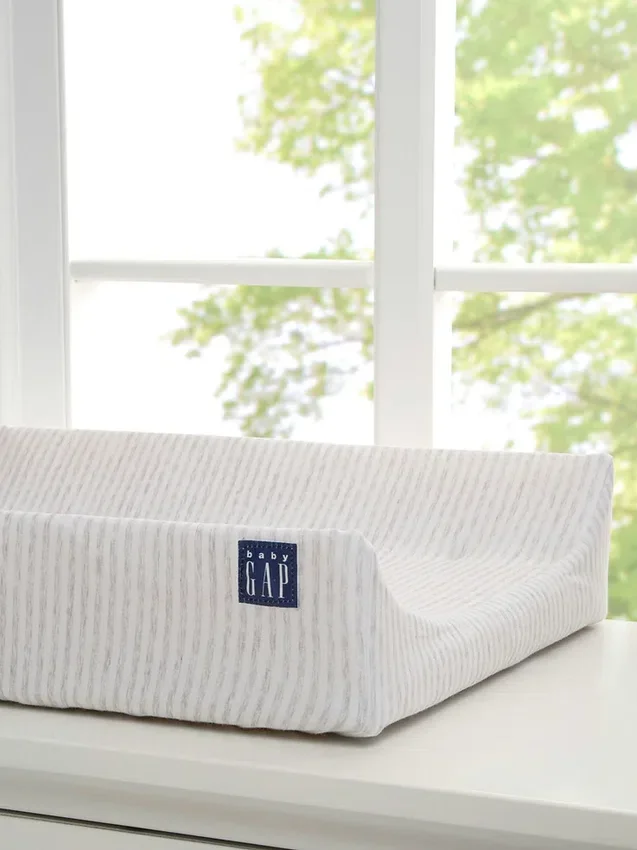 babyGap Serinletici Kılıflı Konturlu Alt Değiştirme Minderi