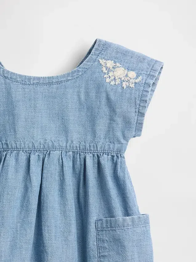 Bebek Nakışlı Denim Cepli Elbise