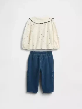 Bebek Yakalı Üst Giyim ve Çekip Giyilen Pantolonlar Kombin Seti