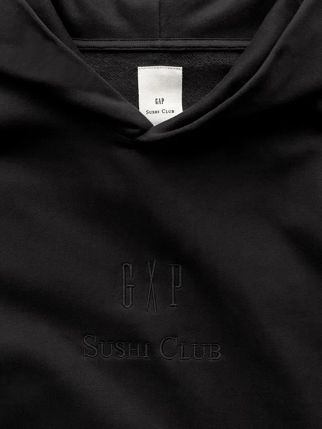 GAP × Sushi Club Kalın Logo Kapüşonlu Sweatshirt