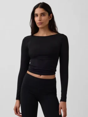 GapFit Pürüzsüz Kayık Yaka Tişört