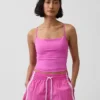 GapFit Pürüzsüz Racerback Kısa Tank Top