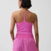 GapFit Pürüzsüz Racerback Kısa Tank Top