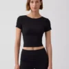 GapFit Smooth Çift Taraflı Sarma Kısa Üst