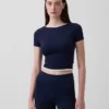 GapFit Smooth Çift Taraflı Sarma Kısa Üst
