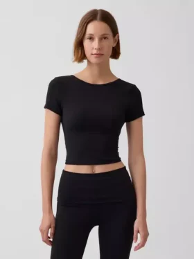 GapFit Smooth Çift Taraflı Sarma Kısa Üst