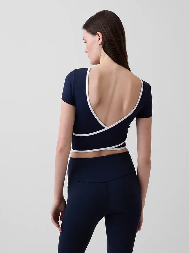 GapFit Smooth Çift Taraflı Sarma Kısa Üst