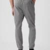 GapFit Tech Slim Jogger Pantolon