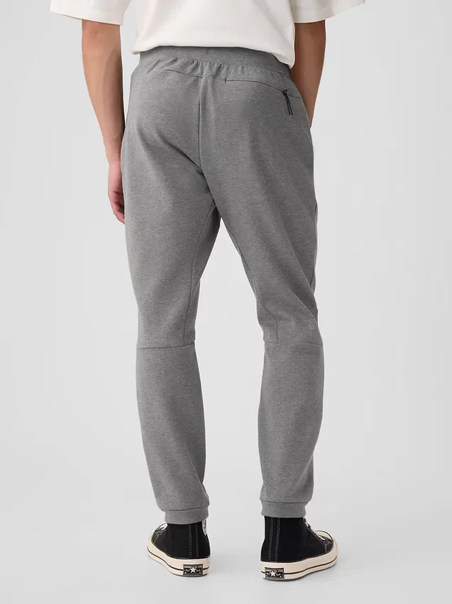 GapFit Tech Slim Jogger Pantolon