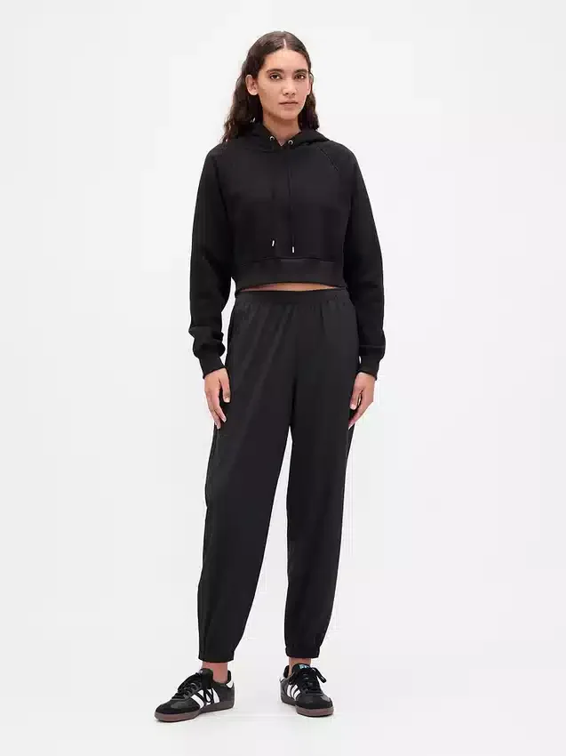 GapFit Tech Yüksek Bel Fermuarlı Paça Jogger Pantolon