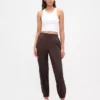 GapFit Tech Yüksek Bel Fermuarlı Paça Jogger Pantolon