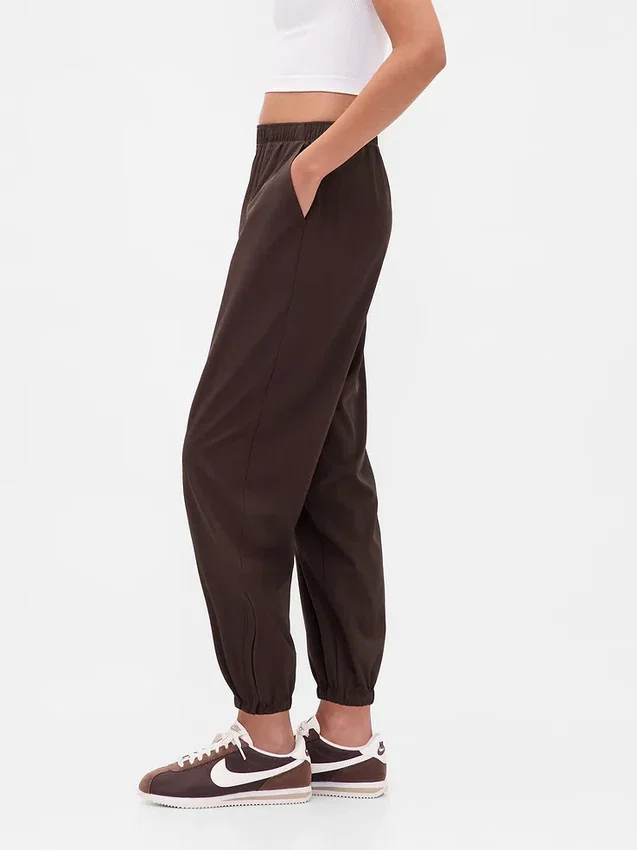GapFit Tech Yüksek Bel Fermuarlı Paça Jogger Pantolon