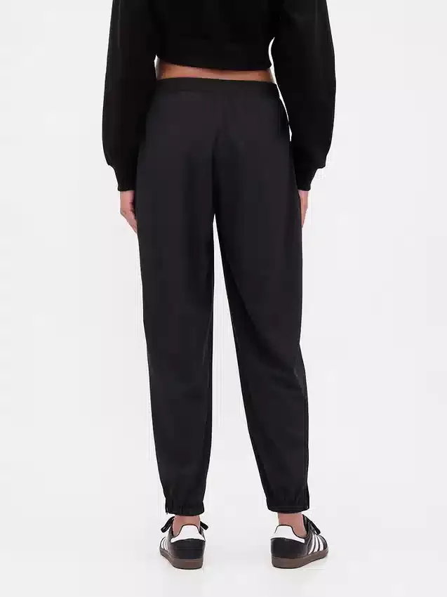 GapFit Tech Yüksek Bel Fermuarlı Paça Jogger Pantolon