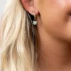 Huggie Küpeler için Delikli Kedi Charms'ları
