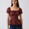 Kare Yaka Dantel Süslemeli Peplum Bluz