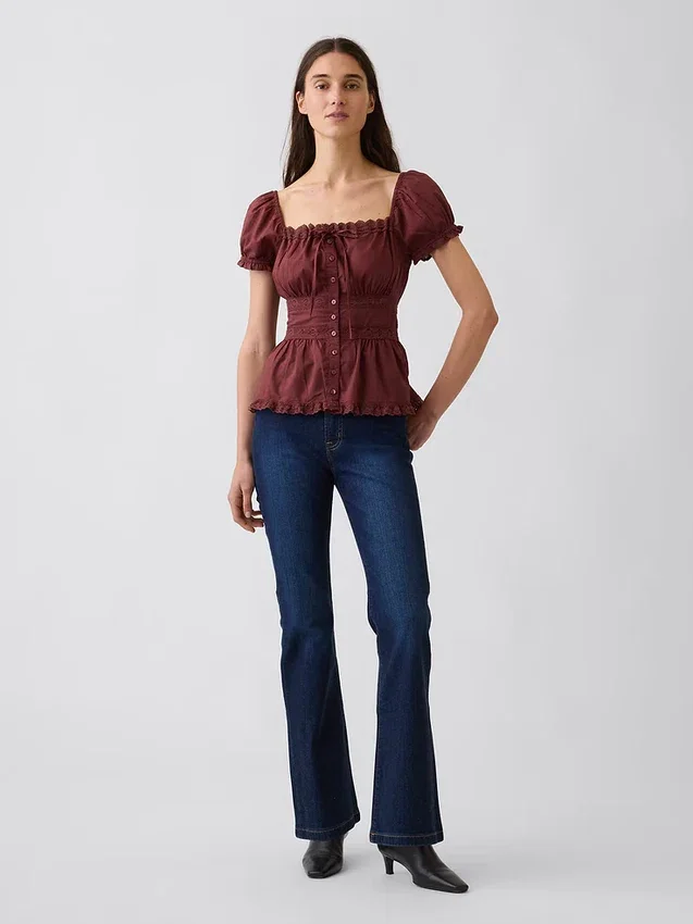 Kare Yaka Dantel Süslemeli Peplum Bluz