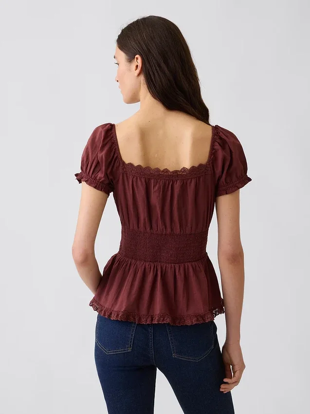 Kare Yaka Dantel Süslemeli Peplum Bluz