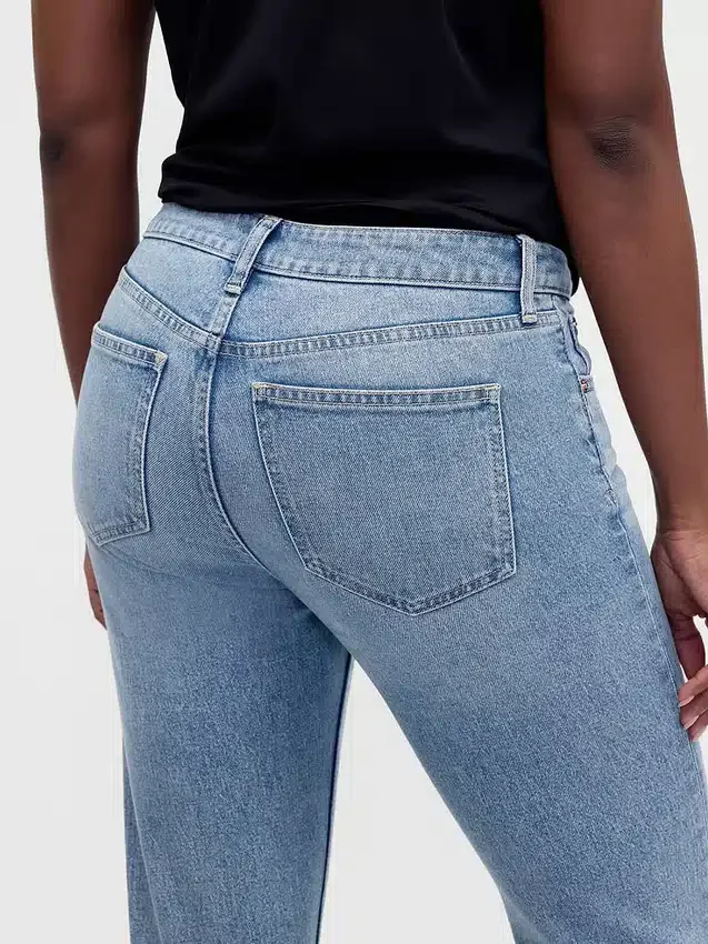 Kıvrımlı, Alçak Bel, 90'lar Tarzı Dar Düz Kesim Jean'ler