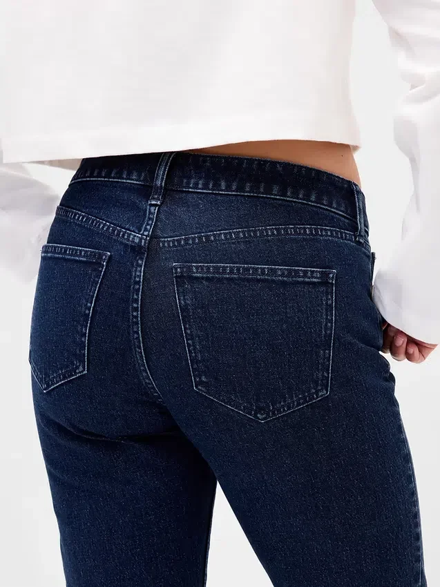 Kıvrımlı, Alçak Bel, 90'lar Tarzı Dar Düz Kesim Jean'ler