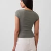 Modern Kare Yaka Kısa Tişört