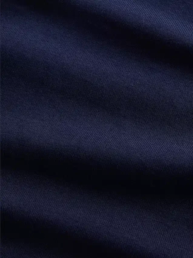 Modern V Yaka Tişört