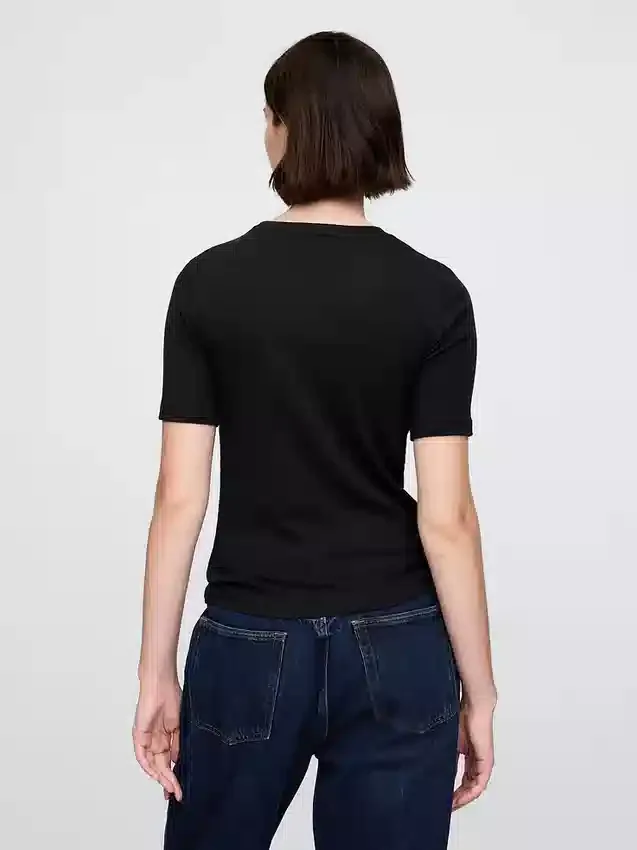 Modern Yuvarlak Yaka Tişört