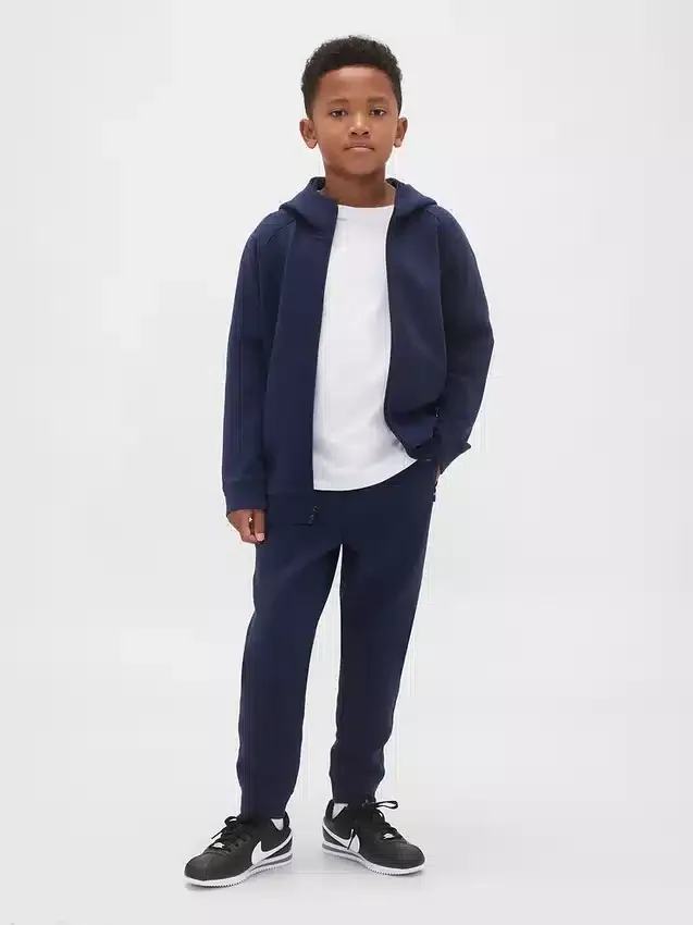 Çocuk GapFit Tech Hızlı Kuruyan Fermuarlı Kapüşonlu Sweatshirt
