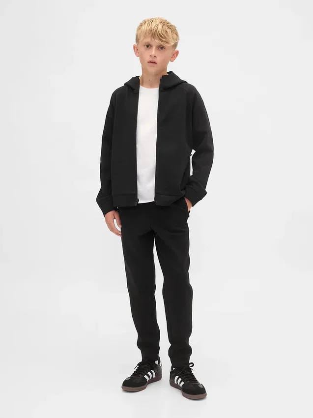 Çocuk GapFit Tech Hızlı Kuruyan Fermuarlı Kapüşonlu Sweatshirt