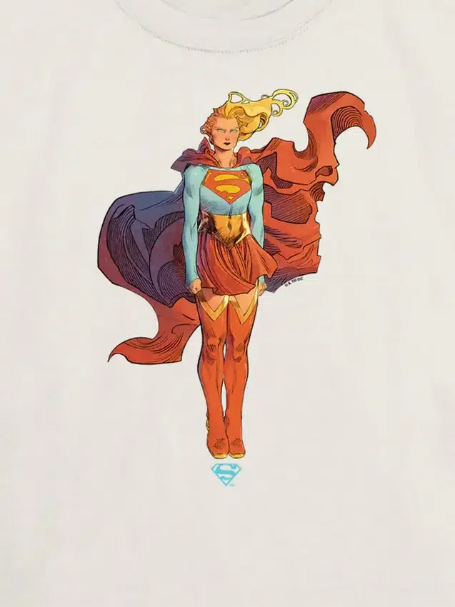 Çocuklar için Supergirl "Fuel Your Flight" Yıldız Desenli Tişört