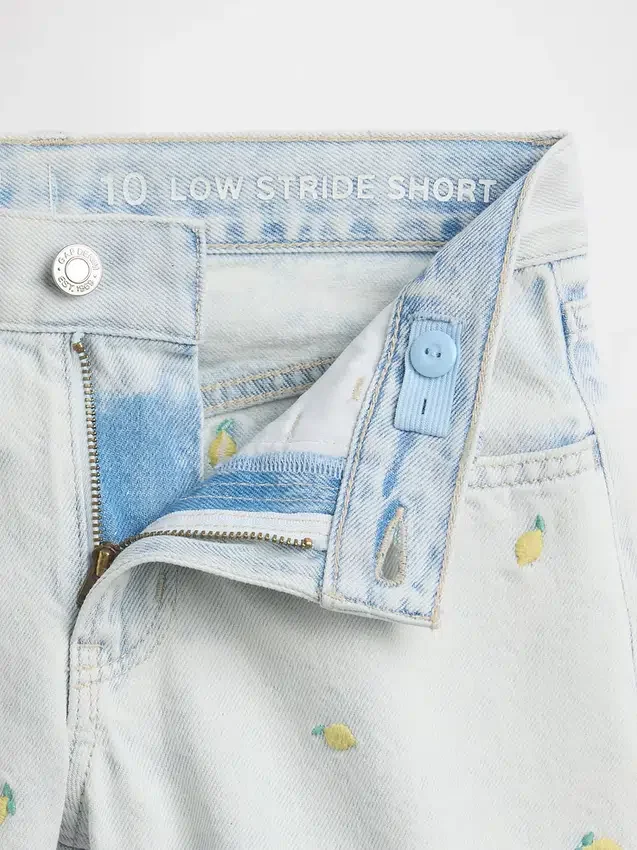 Çocuklar İçin Alçak Bel, Geniş Paça, Nakışlı Limon Desenli Denim Şortlar