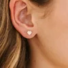 Pierced Co Minik Şeftali Rengi Kalp Vidalı Küpeler