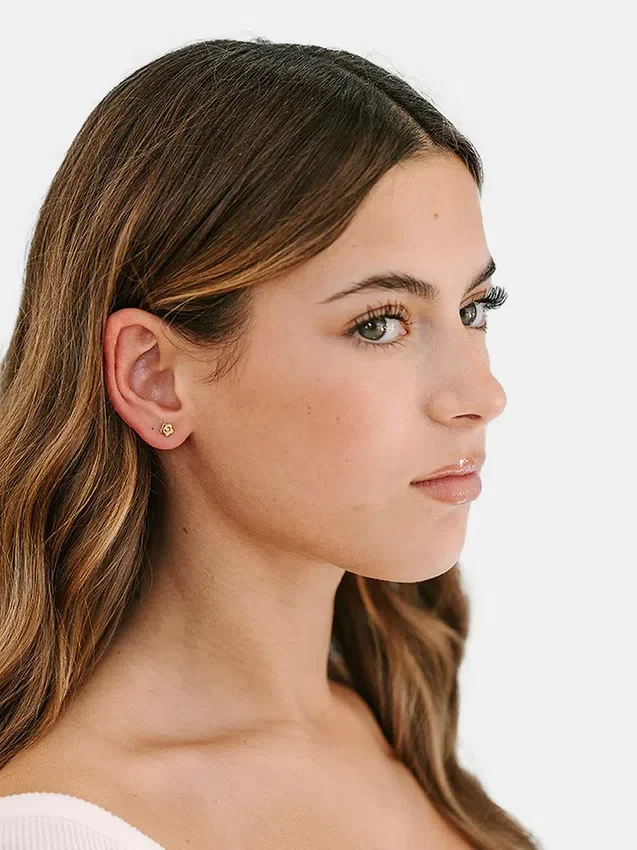 Pierced Co Minik Klasik Çiçek Vidalı Küpeler