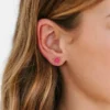 Pierced Co Parlak Pembe Çiçek Vidalı Küpeler