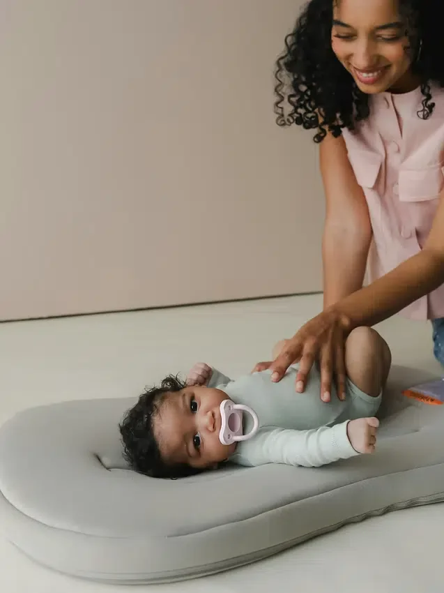 Snuggle Me Bebek Şezlongu Curve