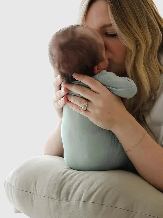 Snuggle Me Emzirme Desteği