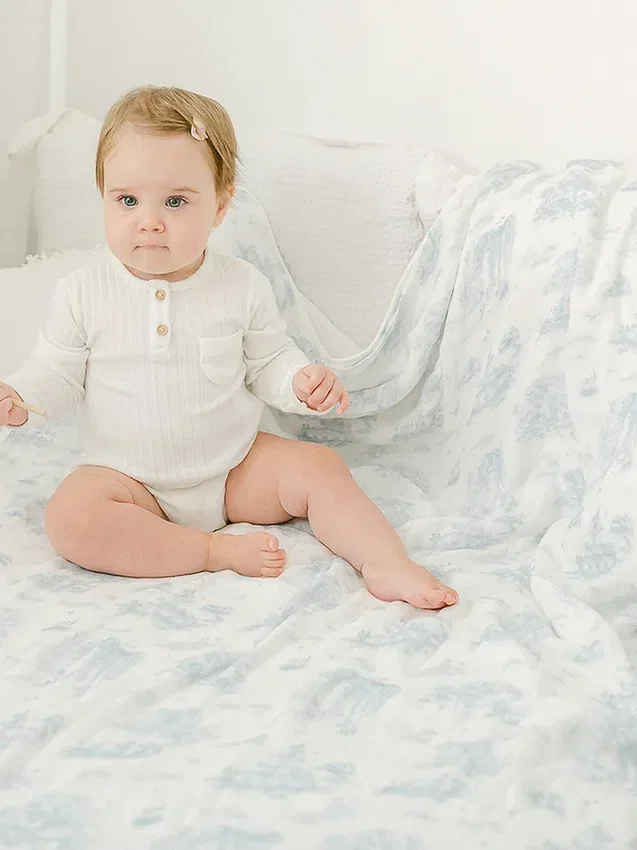 The Gilded Bird İlkbahar Toile Desenli Bambu Bebek Battaniyesi