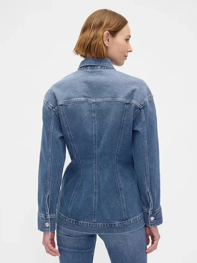 Vücut Hatlarını Vurgulayan Uzun Denim Ceket