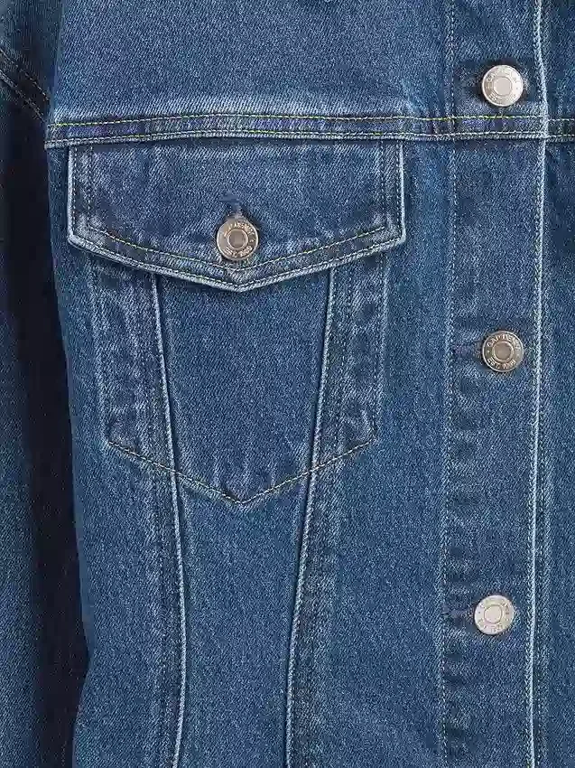 Vücut Hatlarını Vurgulayan Uzun Denim Ceket