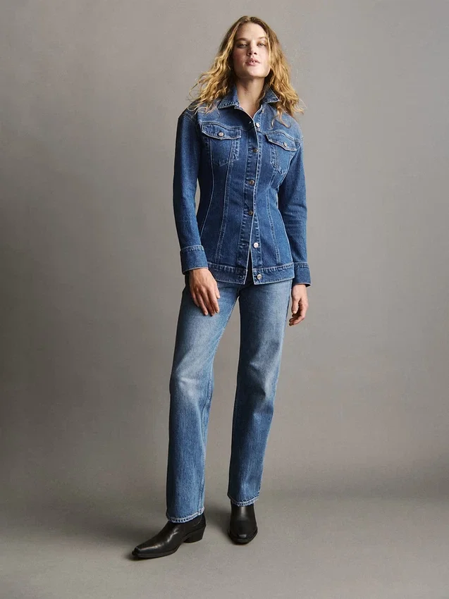 Vücut Hatlarını Vurgulayan Uzun Denim Ceket