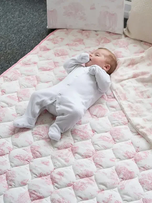 Yaldızlı Kuşlu Bahar Toile Kapitone Oyun Minderi